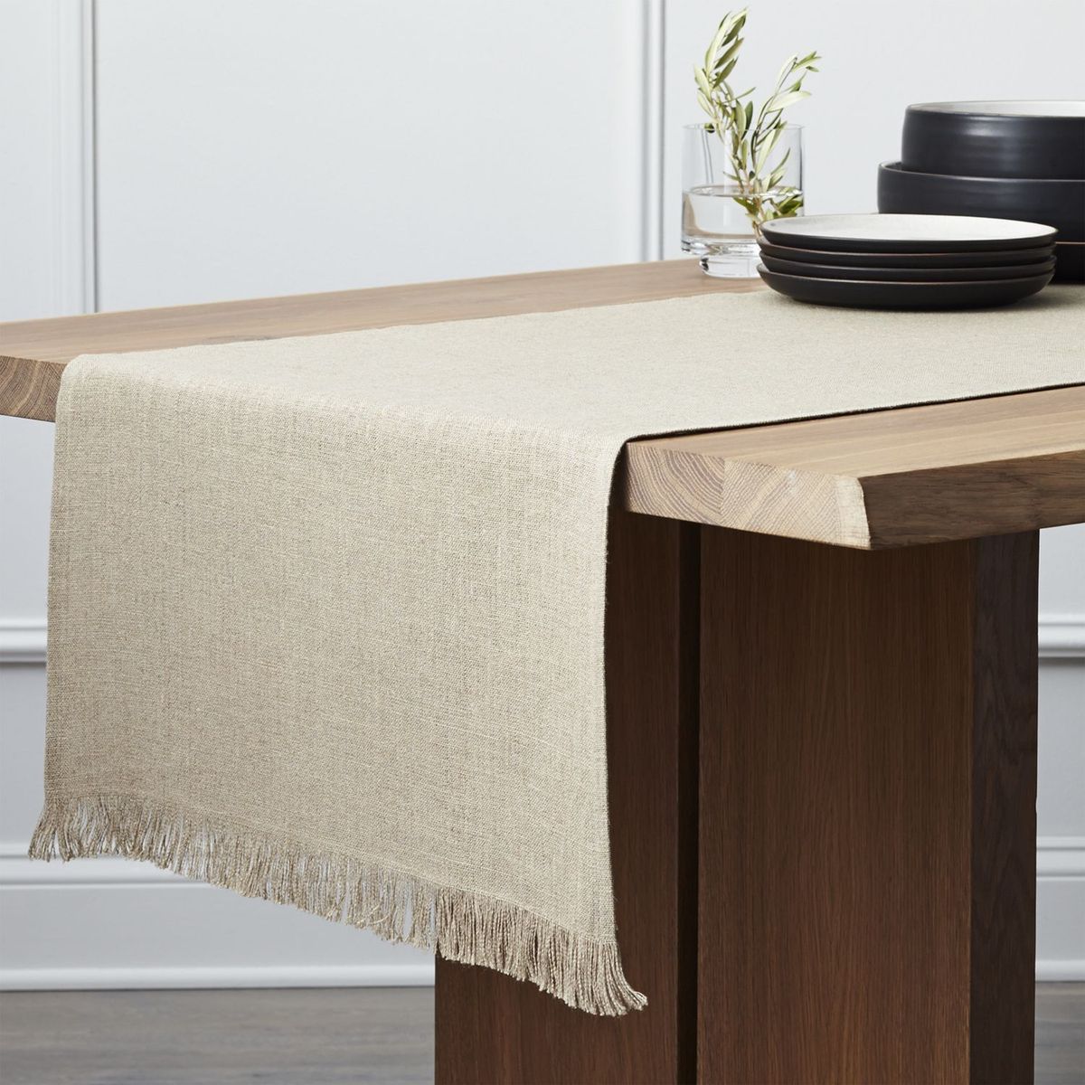 CRATE & BARREL - Camino de Mesa de Lino Beckett de 229cm Natural