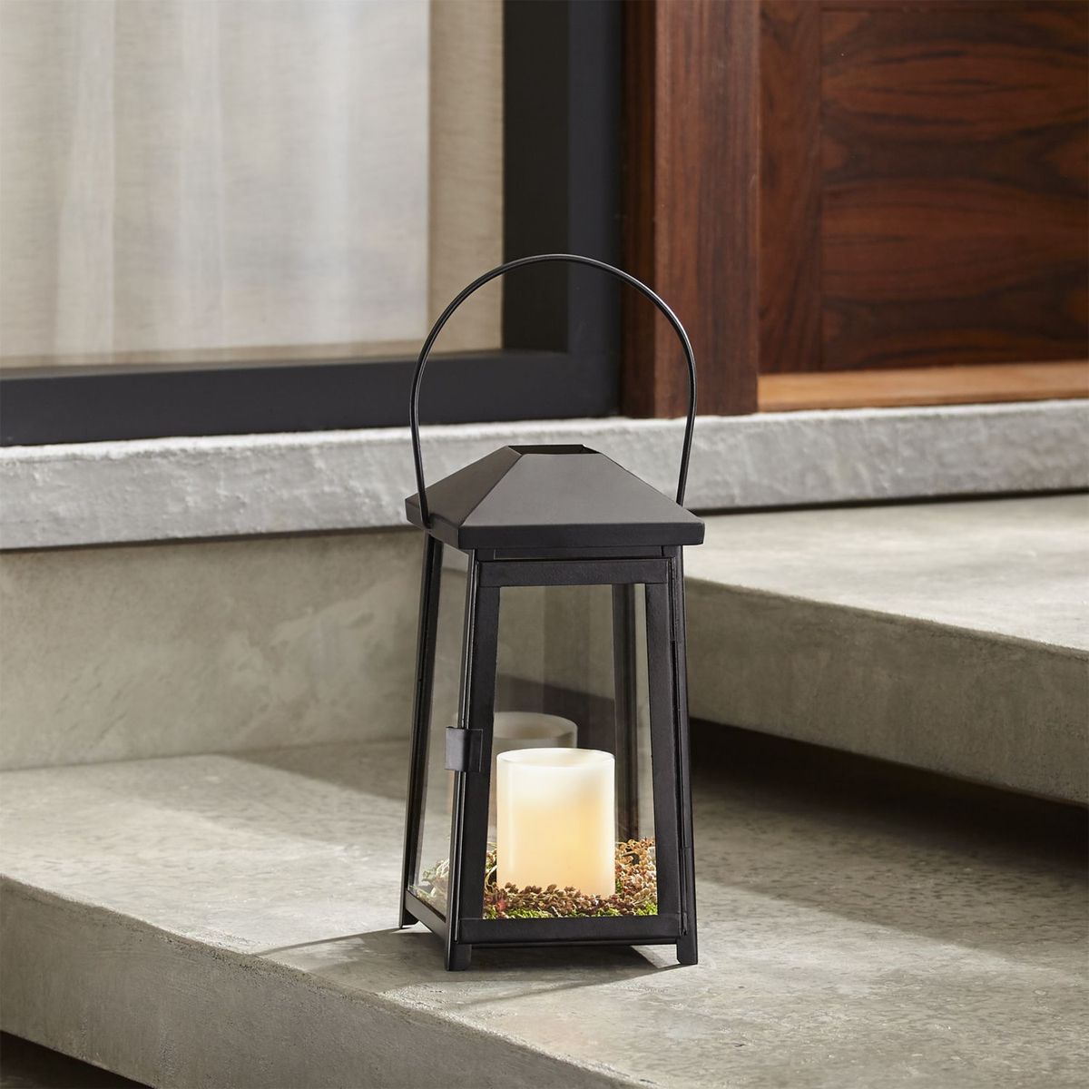 CRATE & BARREL - Farol Petaluma para Exteriores