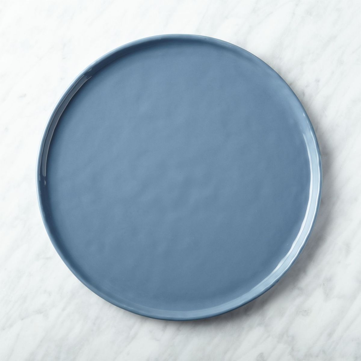 CRATE & BARREL - Plato de Fondo Mercer Denim