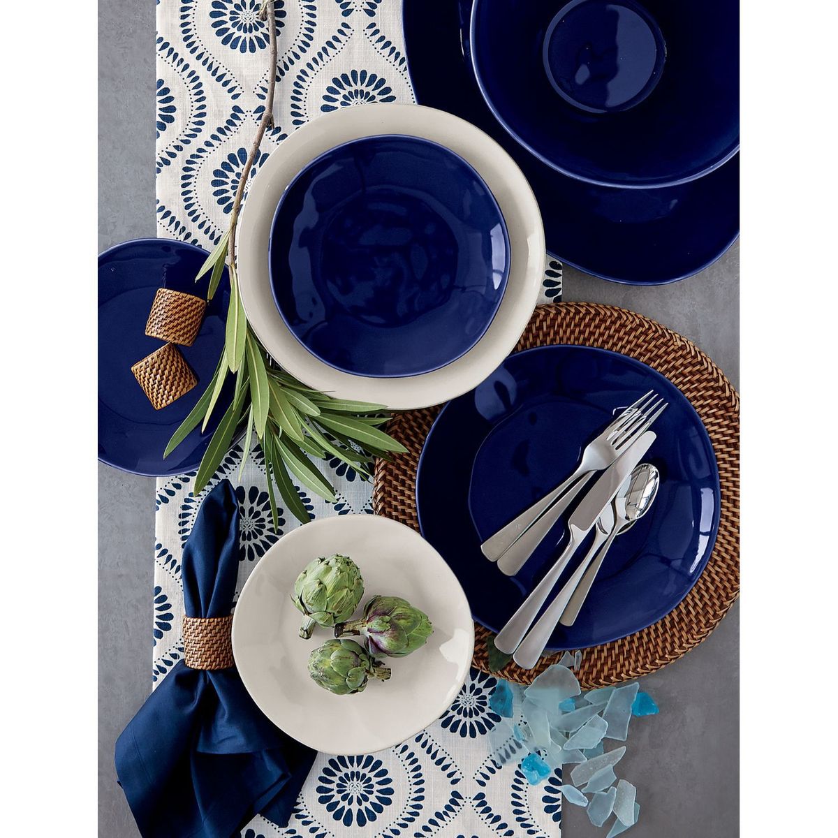 CRATE & BARREL - Plato para Ensalada Marin Blanco