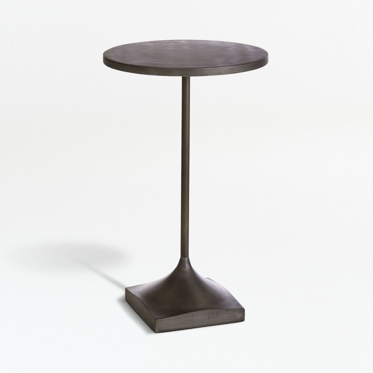 CRATE & BARREL - Mesa Auxiliar Prost de Aluminio