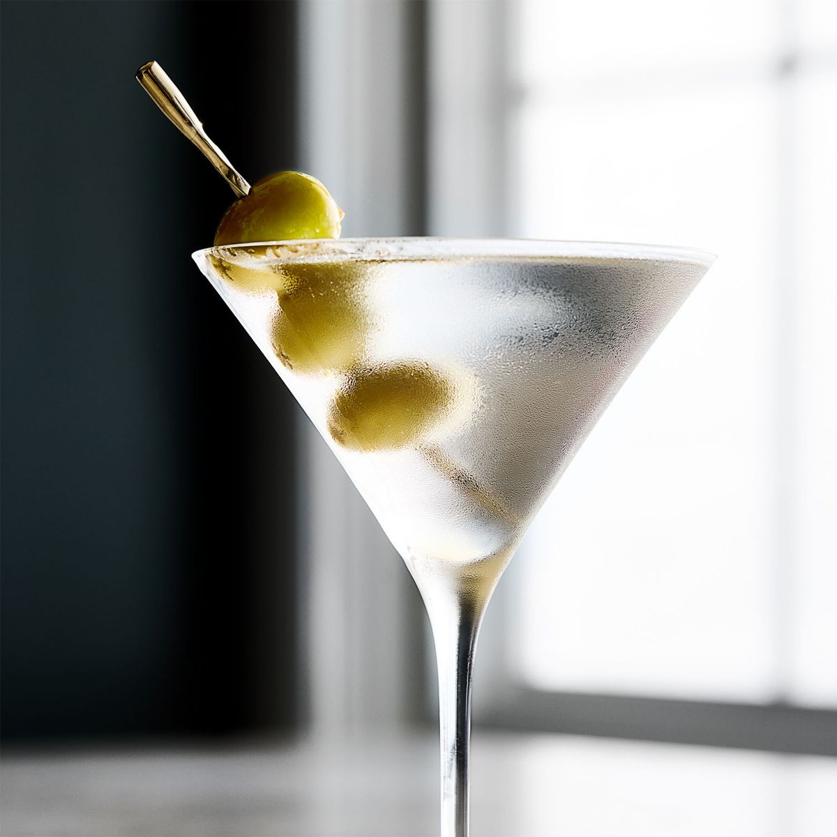 CRATE & BARREL - Juego De 6 Palillos Para Martini Dorado