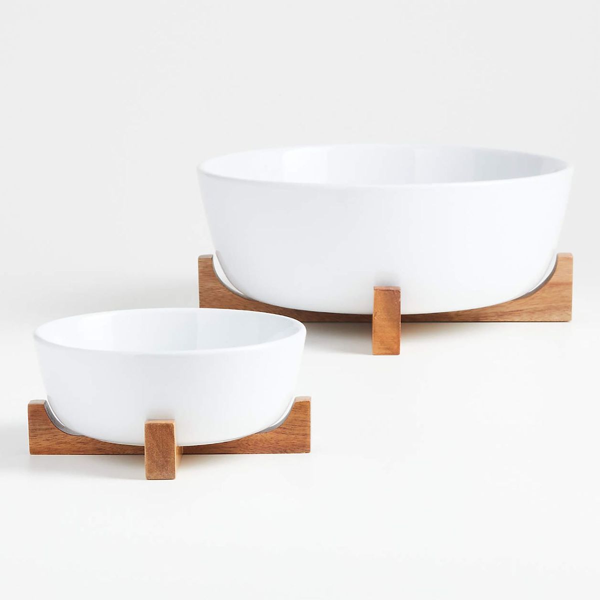 CRATE & BARREL - Tazón Grande Para Hornear Oven-to-table Con Soporte De Madera