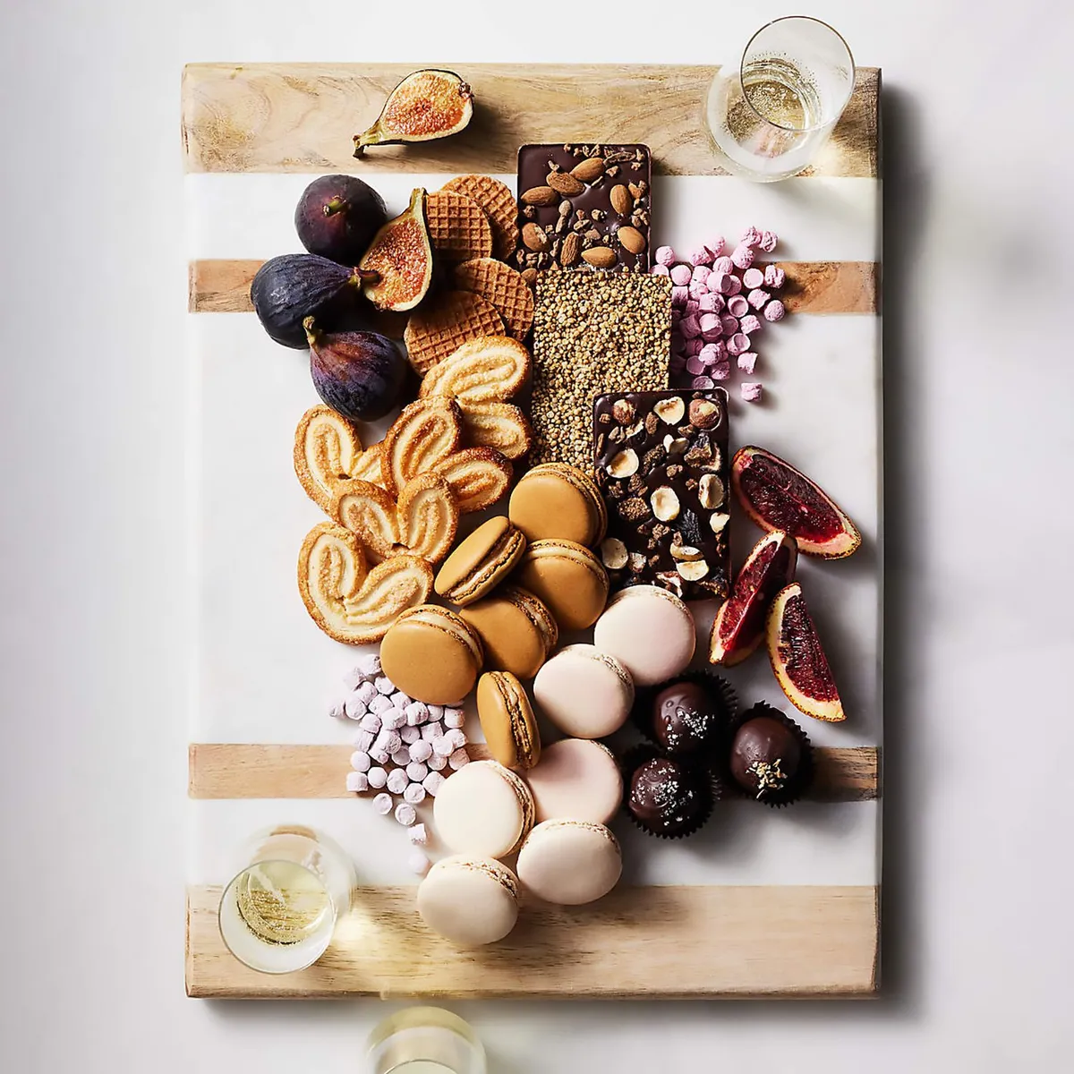 CRATE & BARREL - Tabla de Servir con Incrustración de Madera y Mármol