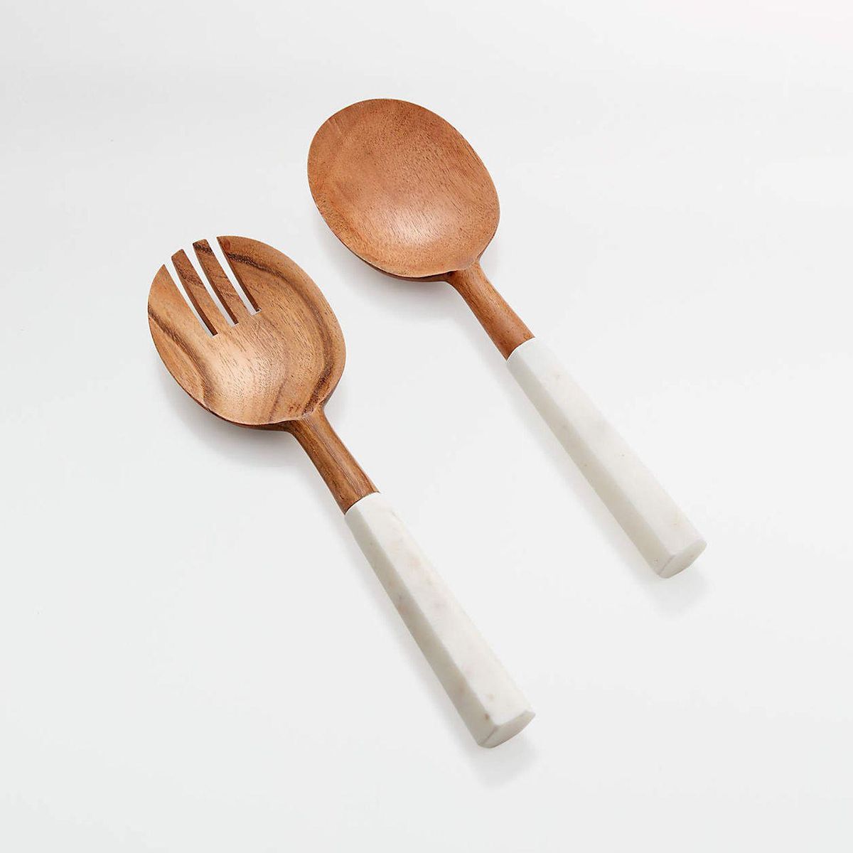 CRATE & BARREL - Set 2 Cucharones para Ensalada de Madera y Mármol