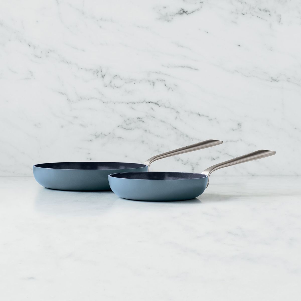 CRATE & BARREL - Set de 2 Sartenes Antiadherente EvenCook 