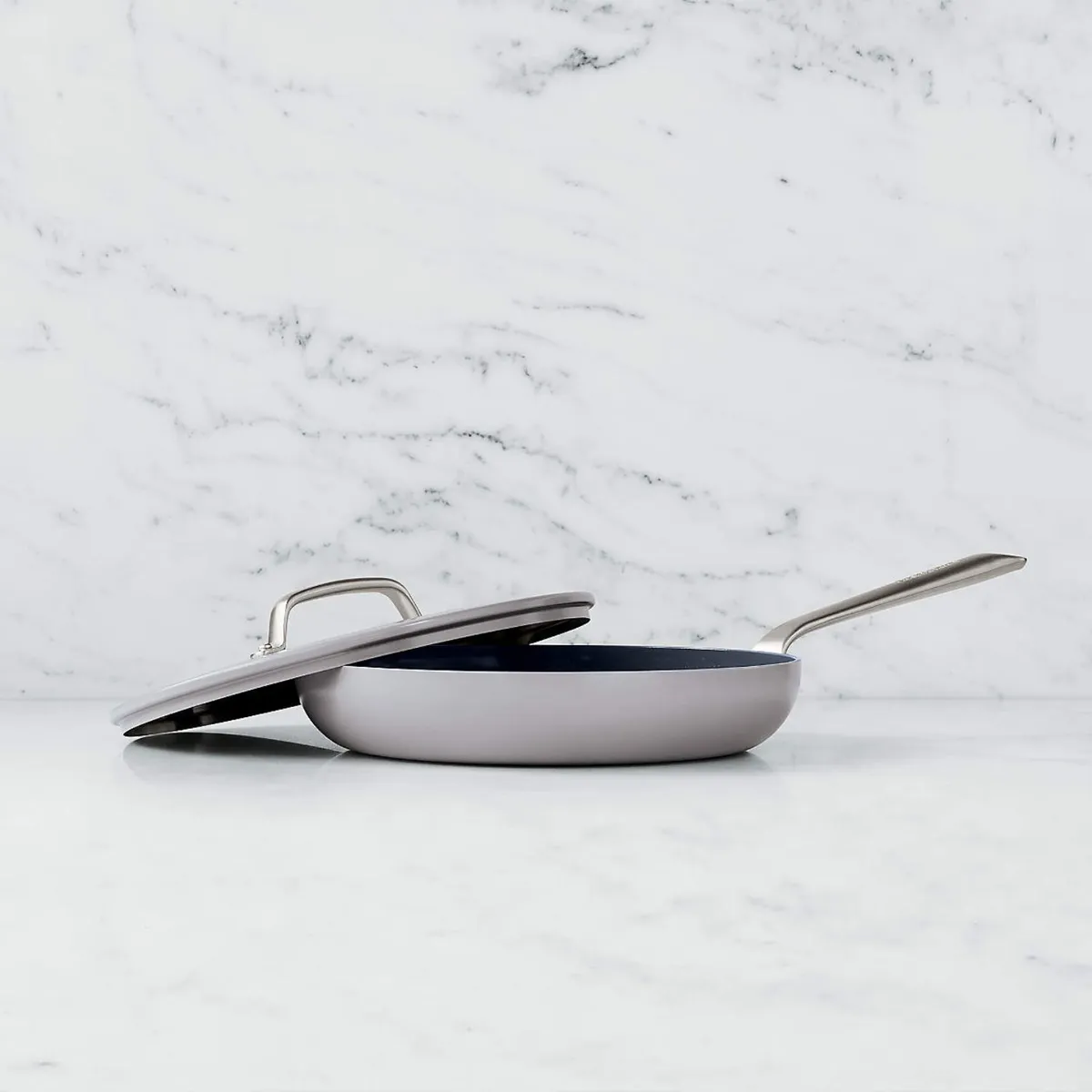 CRATE & BARREL - Sartén de Cerámica Antiadherente con Tapa EvenCook 30cm