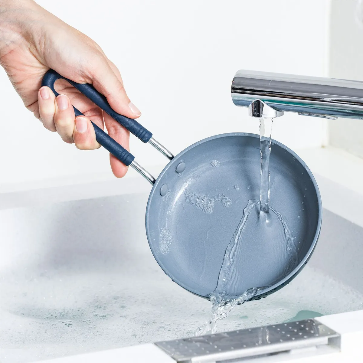 CRATE & BARREL - Sartén Greenpan 