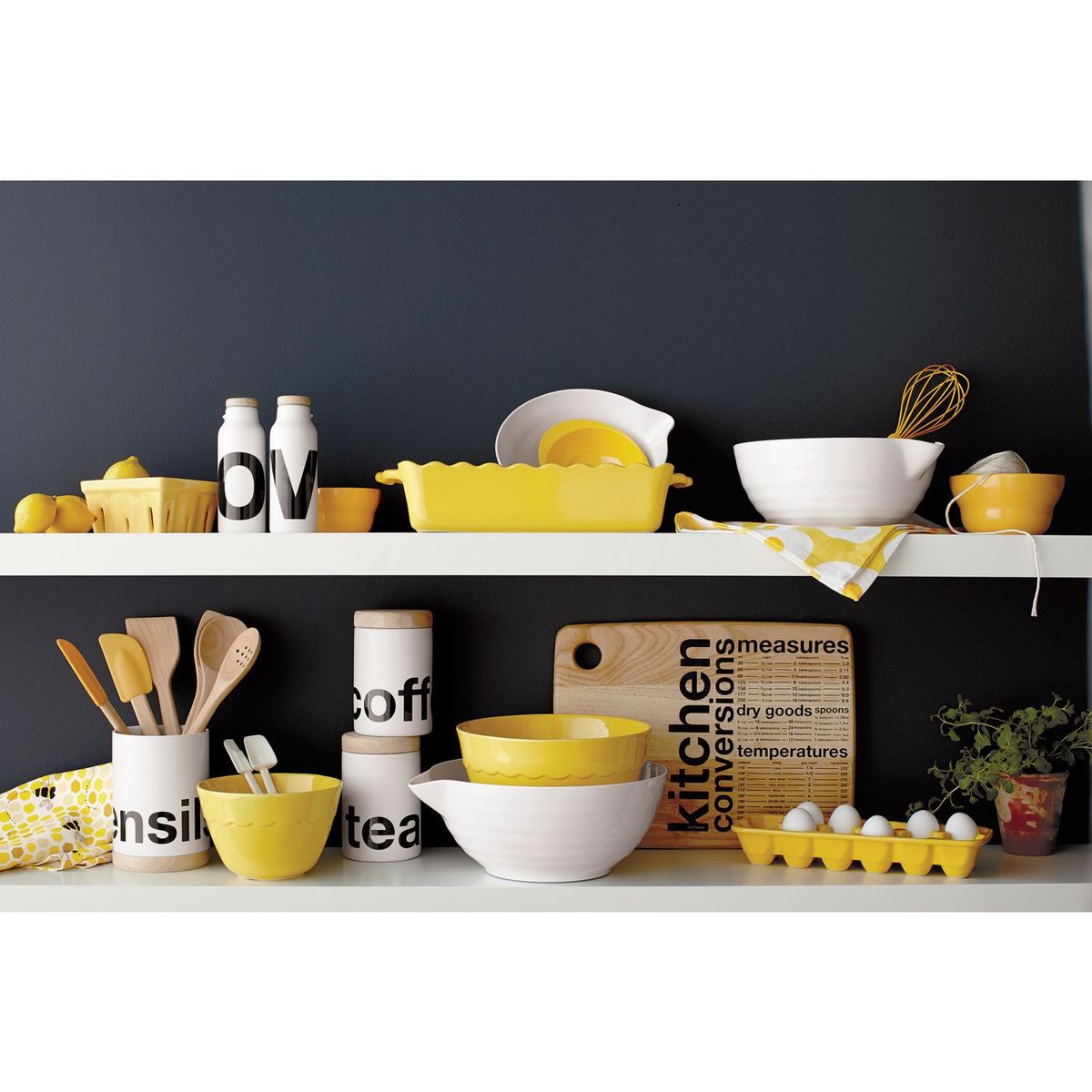 CRATE & BARREL - Colador de Porcelana Blanca