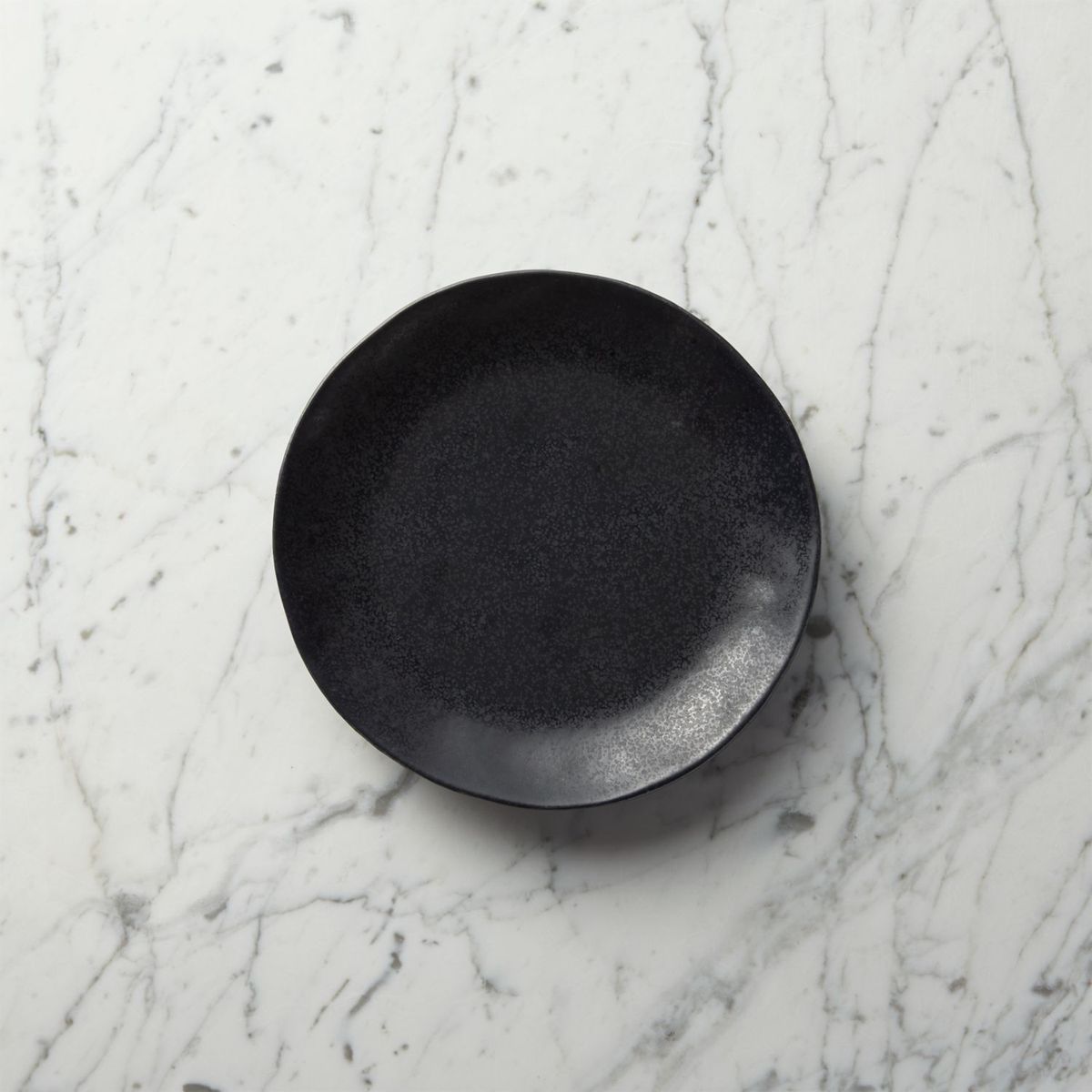 CRATE & BARREL - Plato para Picadas Baird de 17cm