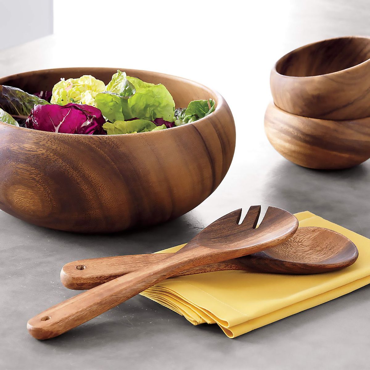 CRATE & BARREL - Set de 2 Cucharones para Servir Tondo Acacia