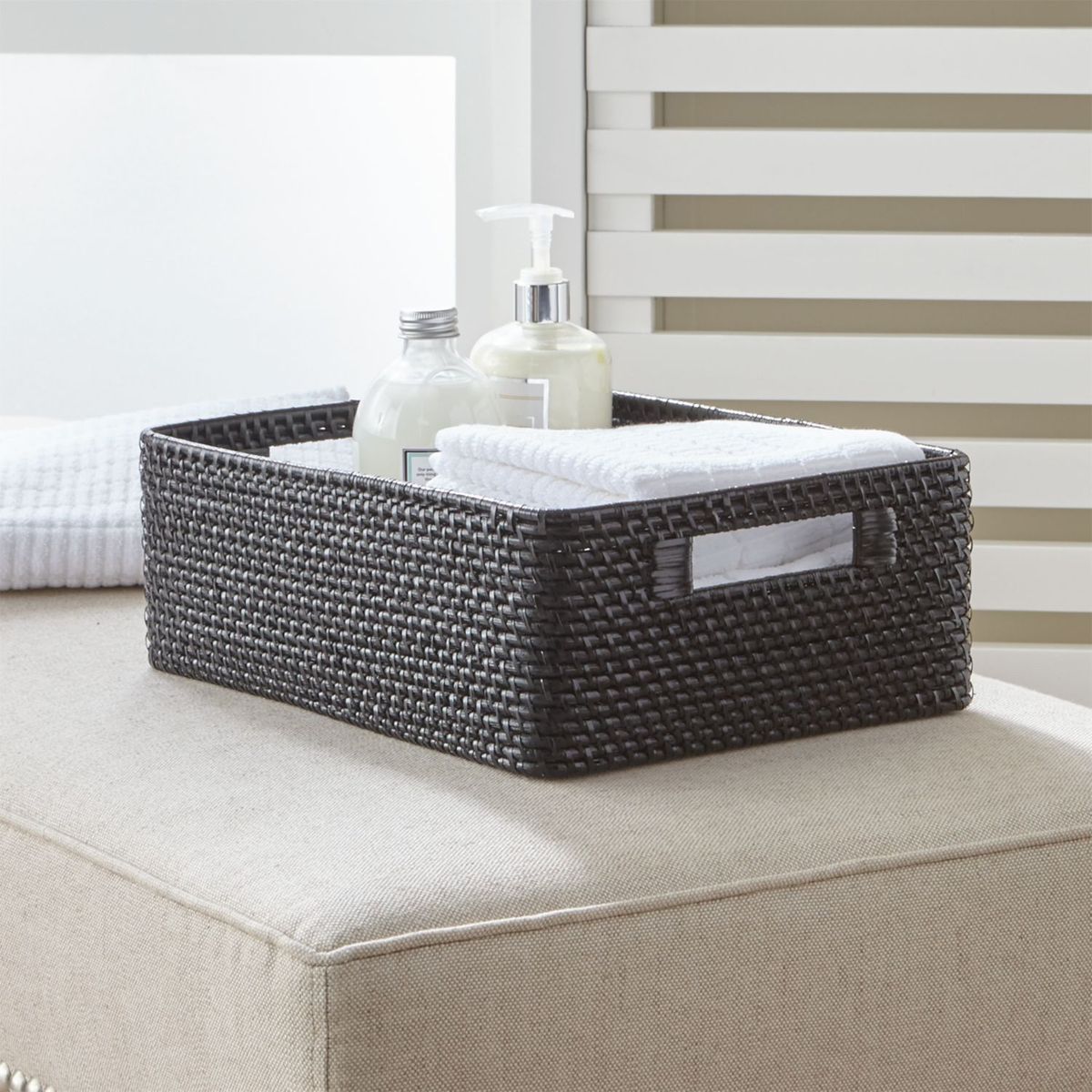 CRATE & BARREL - Organizador Bajo Sedona Negro