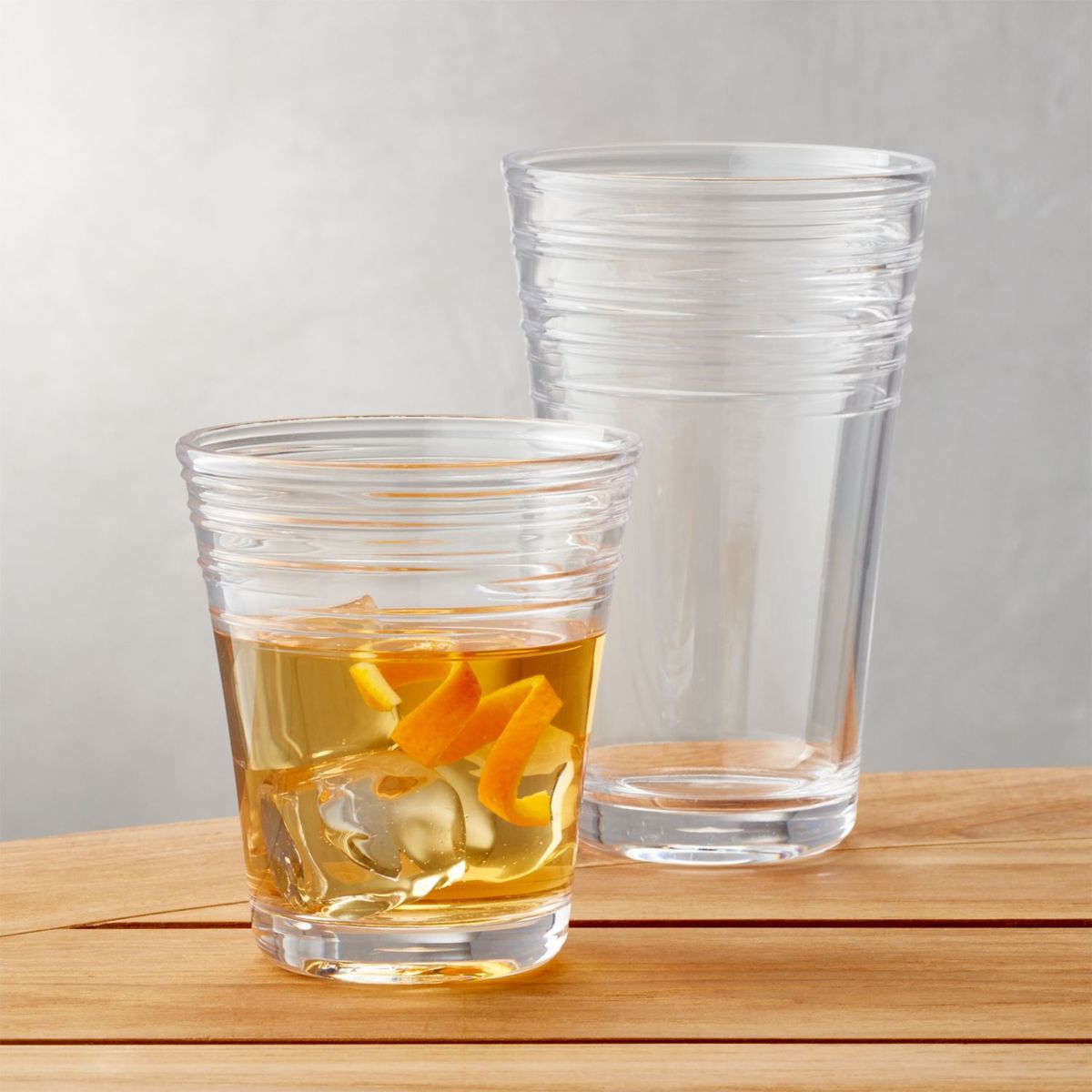 CRATE & BARREL - Vaso de Acrílico 8oz. Swirl