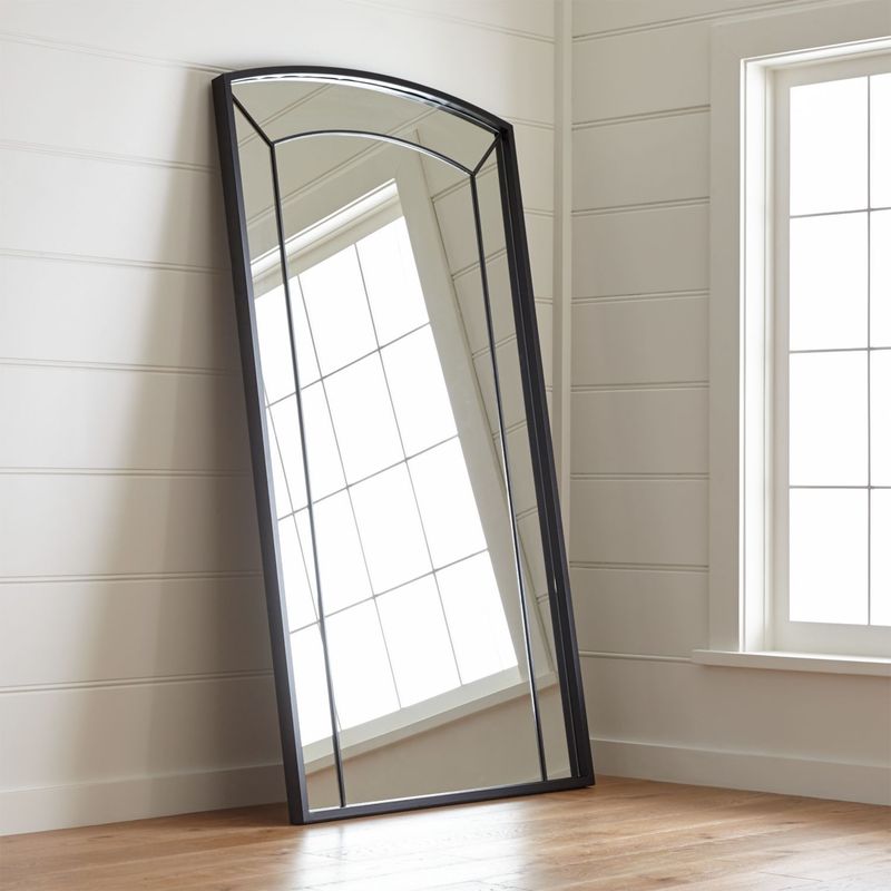 CRATE & BARREL - Espejo de Piso Capra 114x203cm