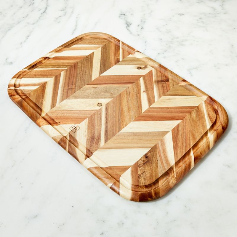 CRATE & BARREL - Tabla para Picar de Madera de Acacia en Espiga Madeira Grande