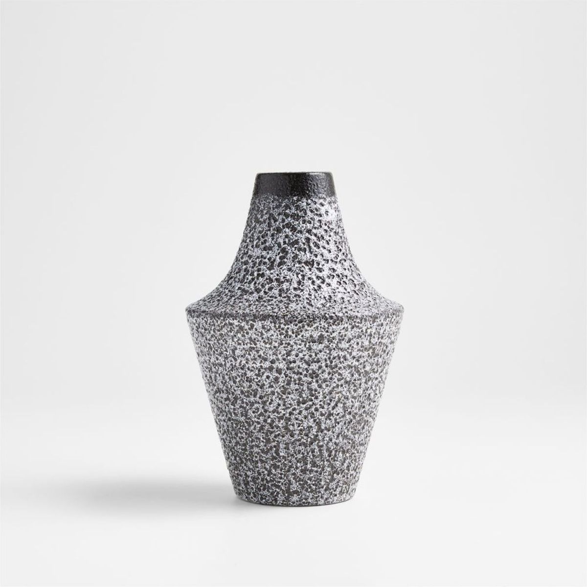 CRATE & BARREL - Jarrón de Cerámico Negro Pequeño Ema