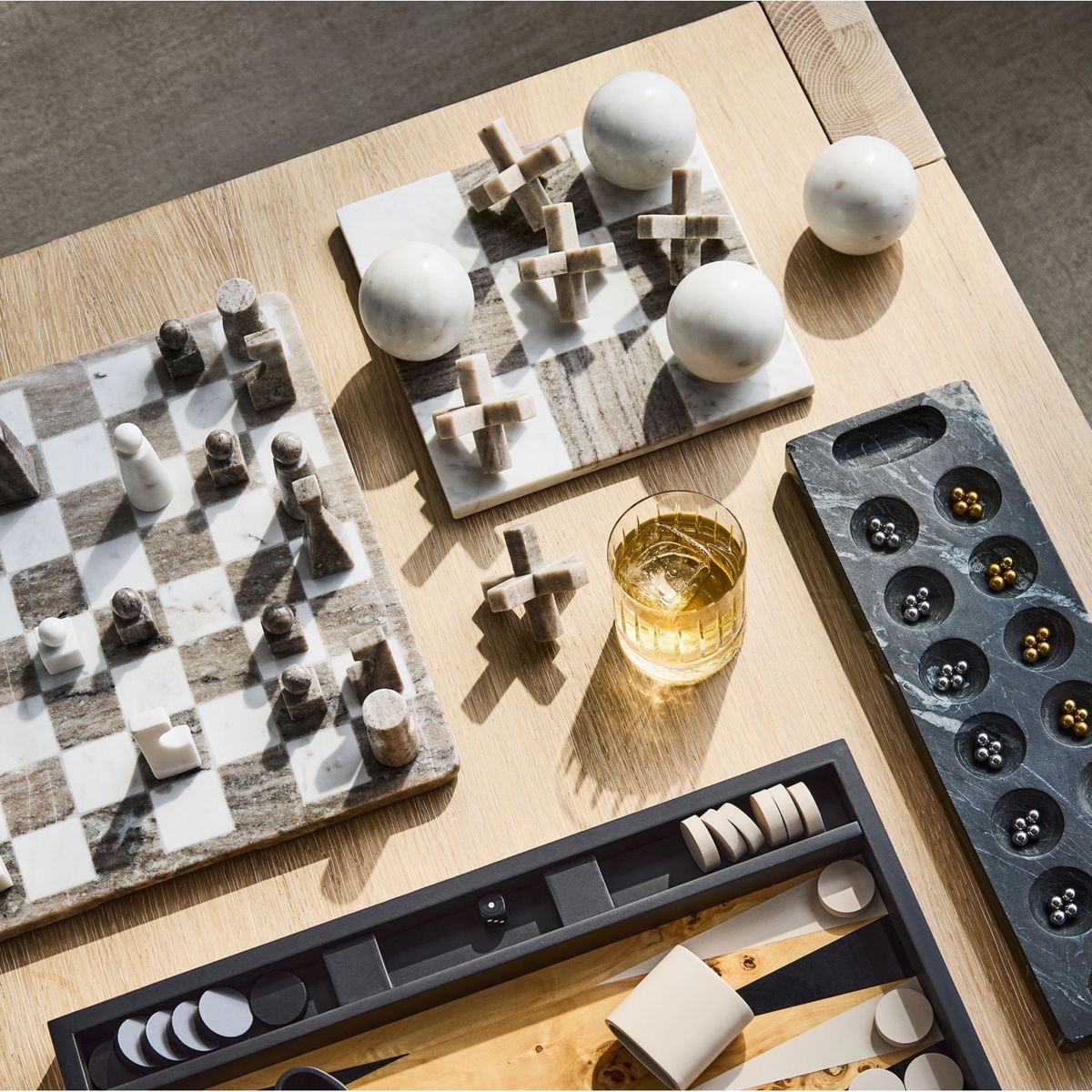 CRATE & BARREL - Tic Tac Toe 3D de Mármol
