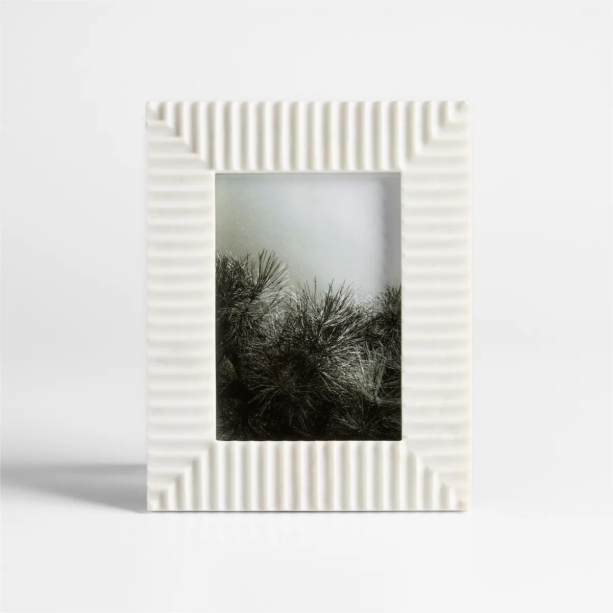 CRATE & BARREL - Marco de Foto Fluted 20x25cm