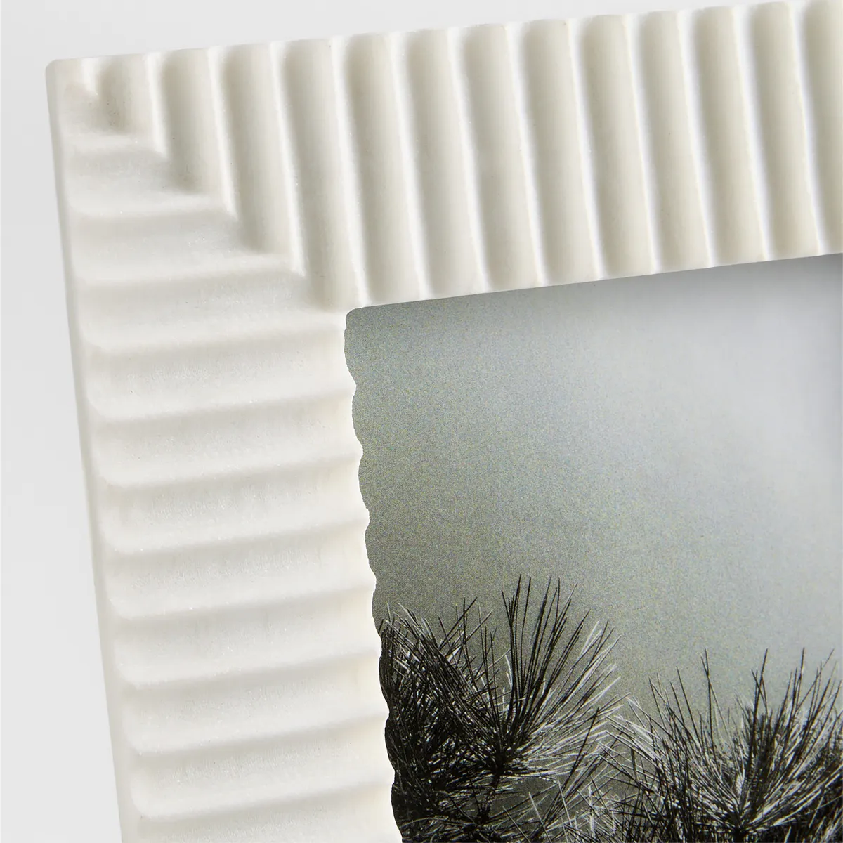 CRATE & BARREL - Marco de Foto Fluted 20x25cm