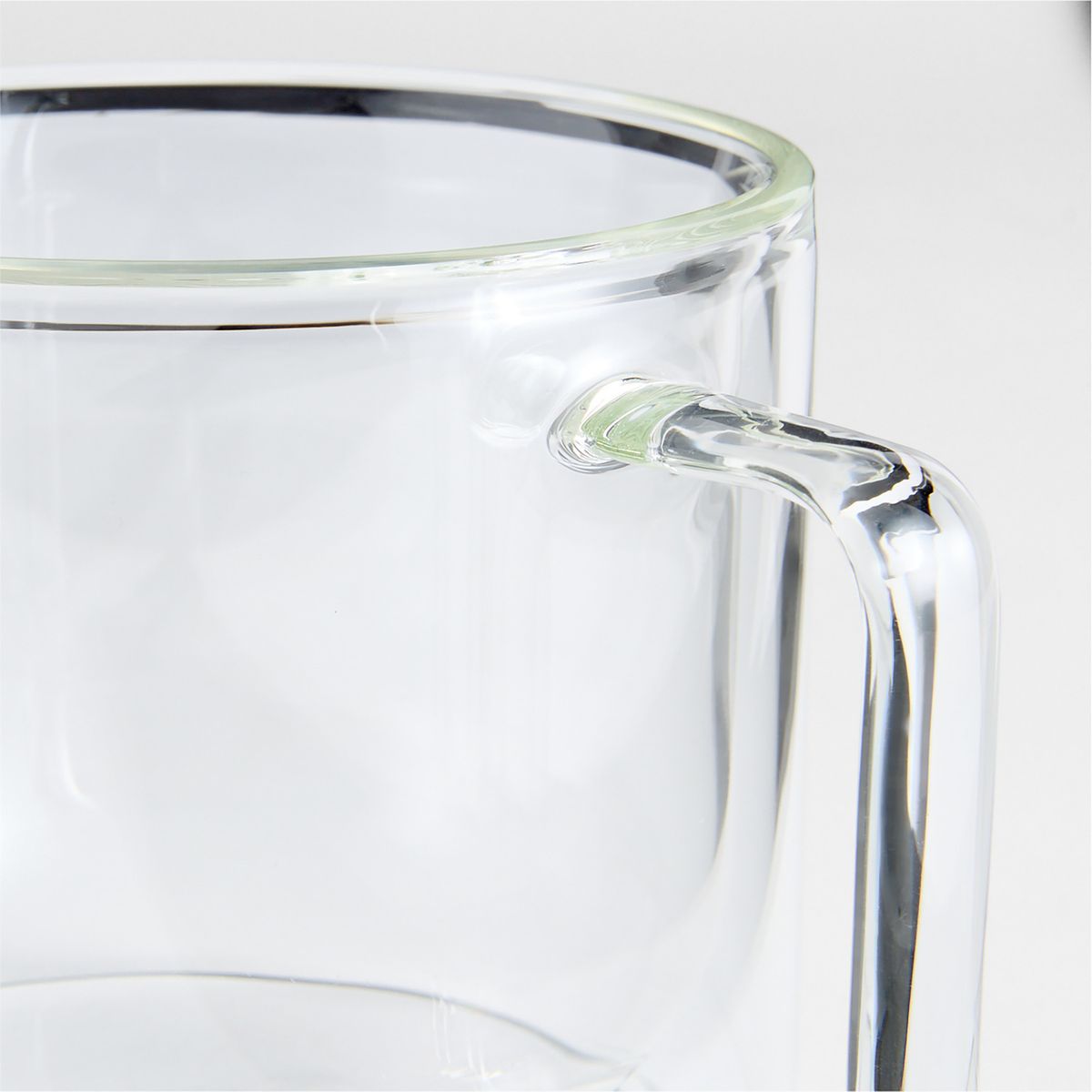 CRATE & BARREL - Mug Zephyr de Vidrio