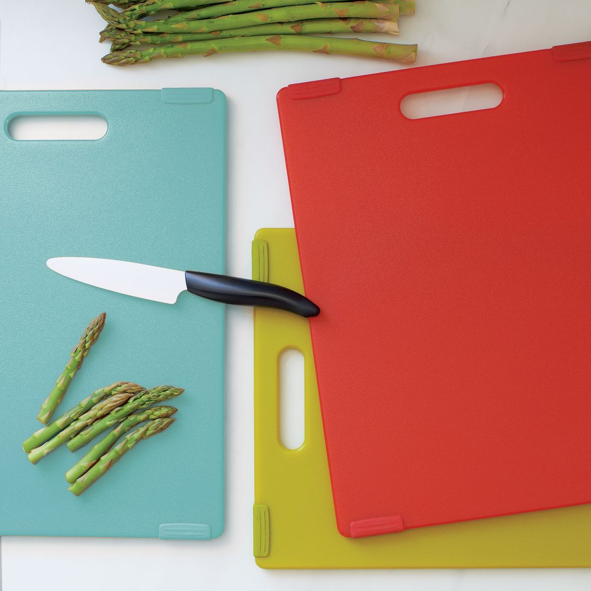 CRATE & BARREL - Tabla de Picar Reversible Jelli 28x29cm