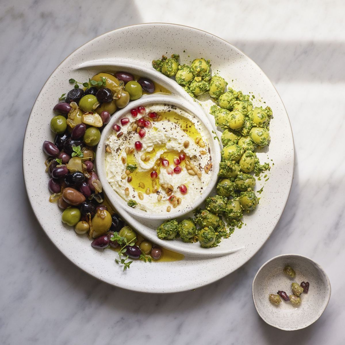 CRATE & BARREL - Fuente Cheep And Dip By Gaby Dalkin