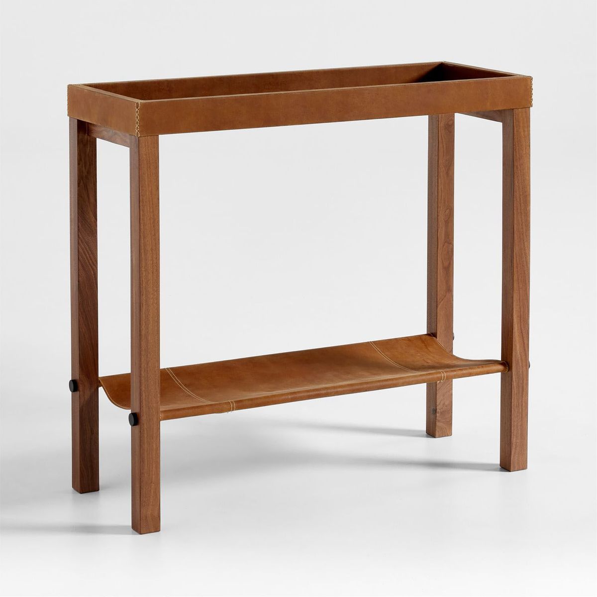CRATE & BARREL - Consola Shinola Runwell de Madera con Estante de Cuero
