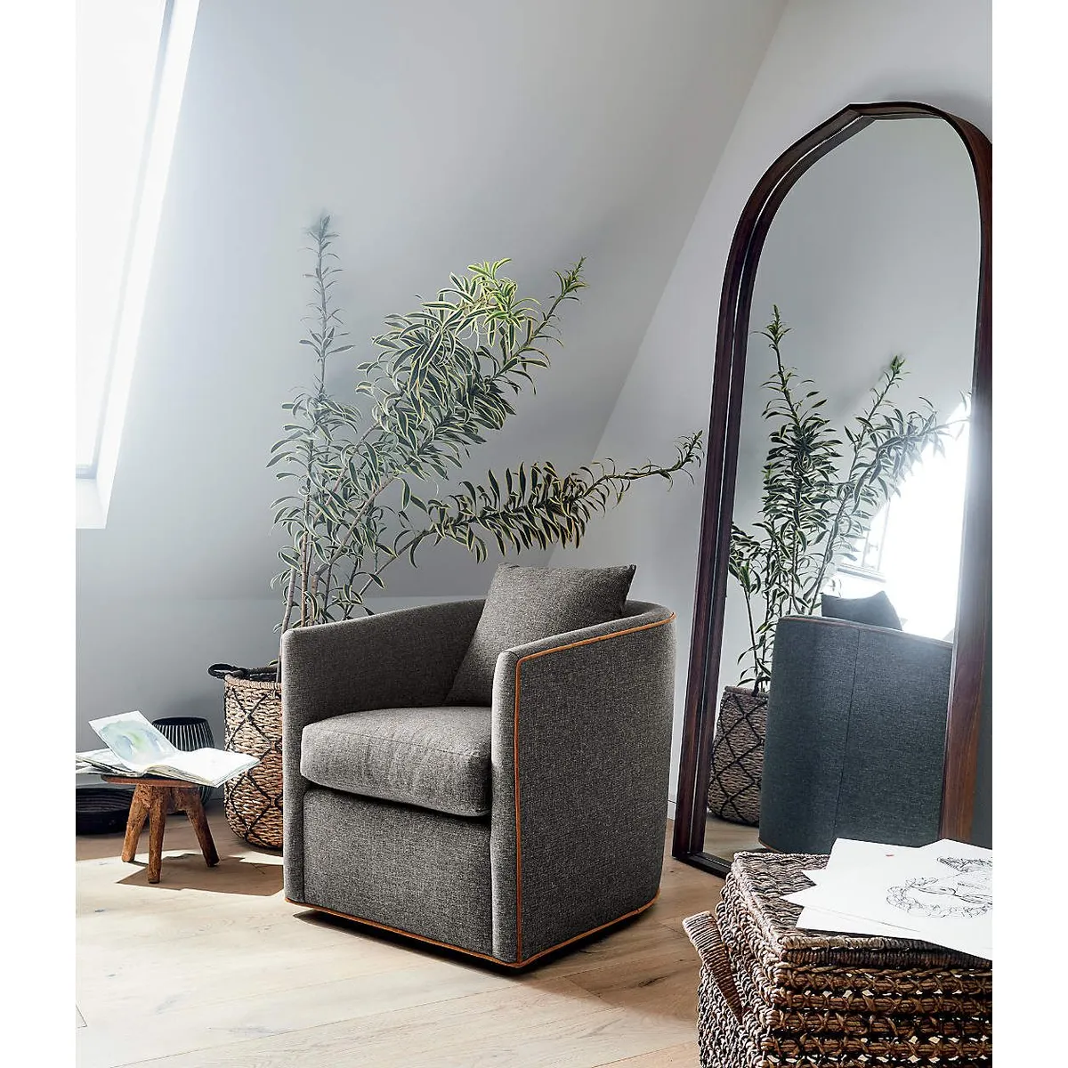 CRATE & BARREL - Espejo de Piso Penarth 90x193cm