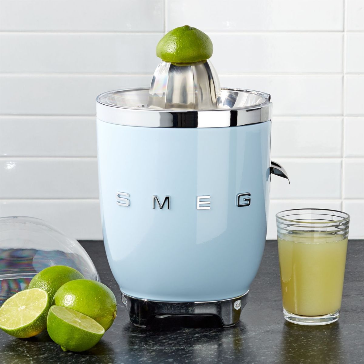 CRATE & BARREL - Exprimidor de Cítricos SMEG Celeste