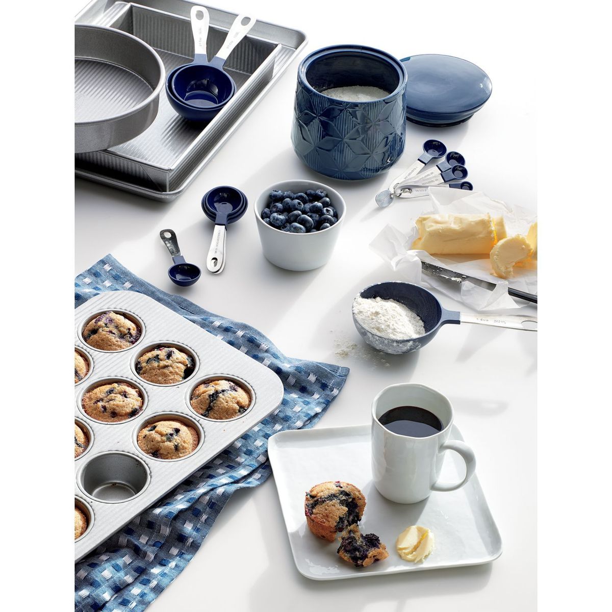 CRATE & BARREL - Mug de Porcelana Mercer 414mL
