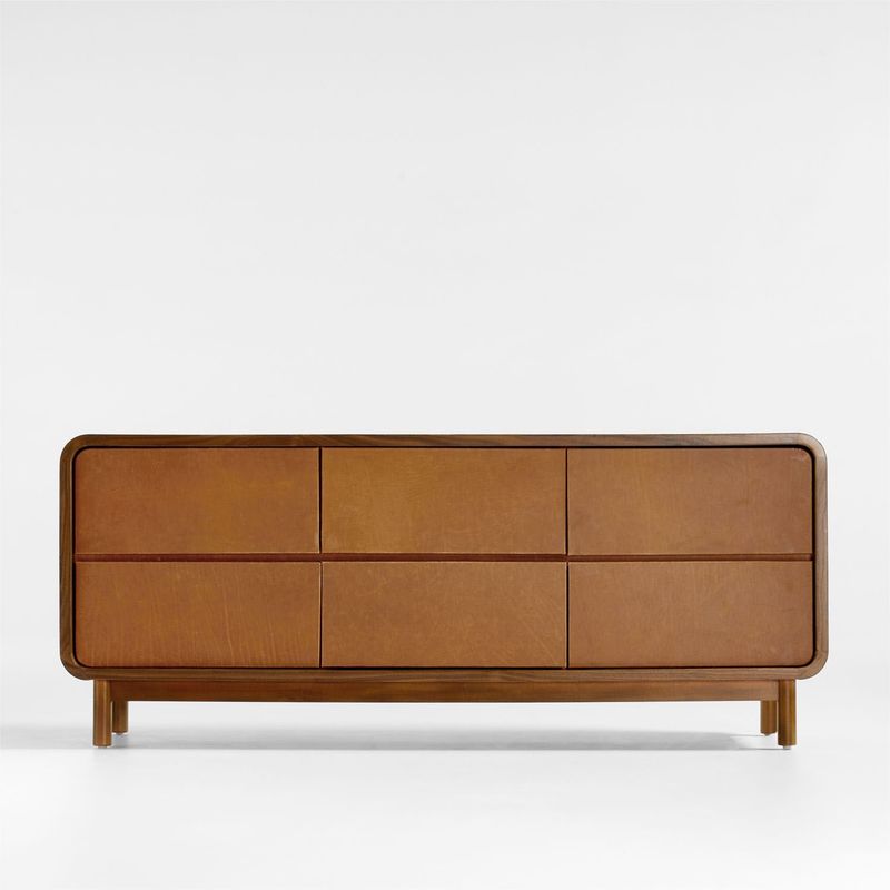 CRATE & BARREL - Cómoda Shinola Runwell de Madera Nogal 6 Cajones