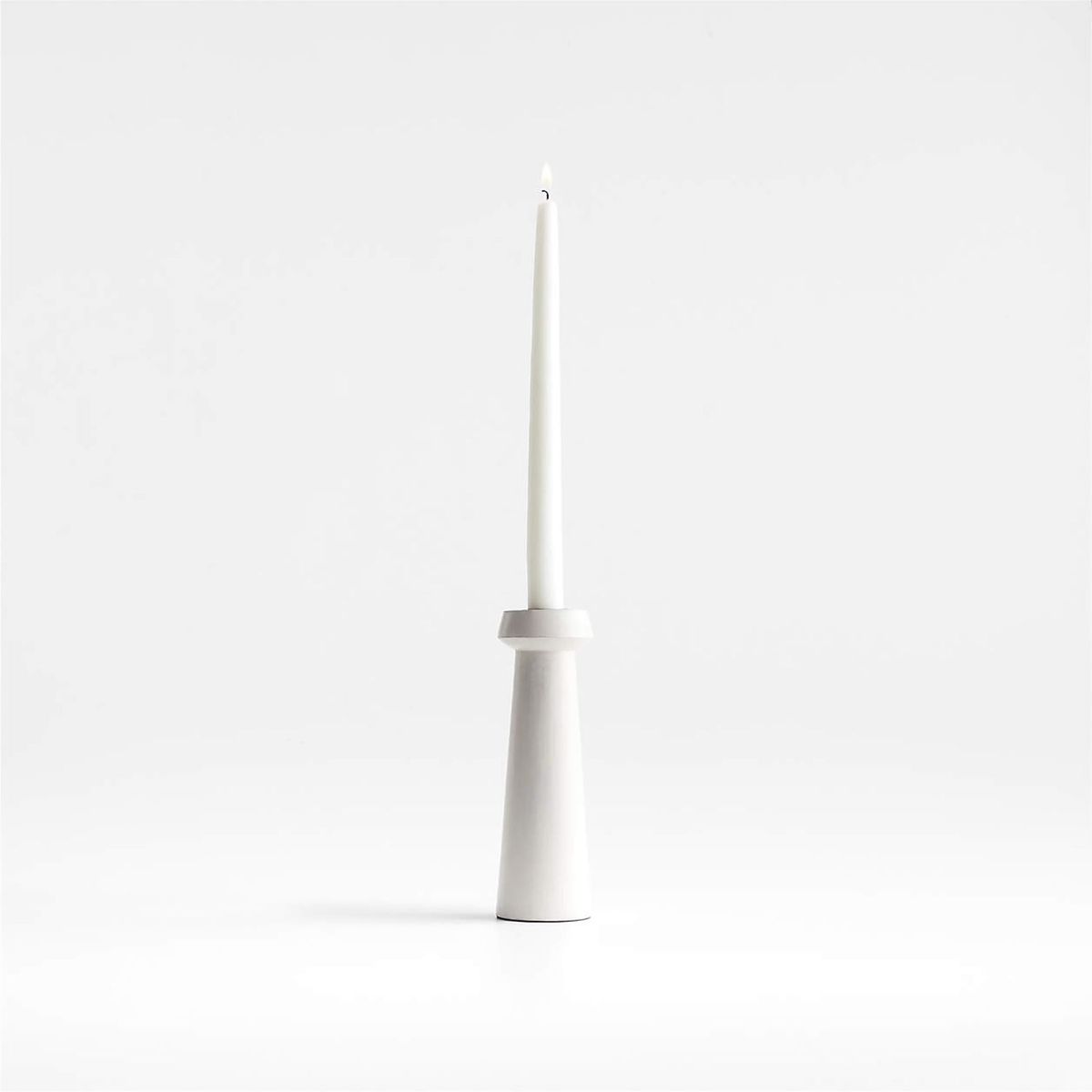 CRATE & BARREL - Portavelas Cónico Pequeño De Madera Blanca Katin 20cm