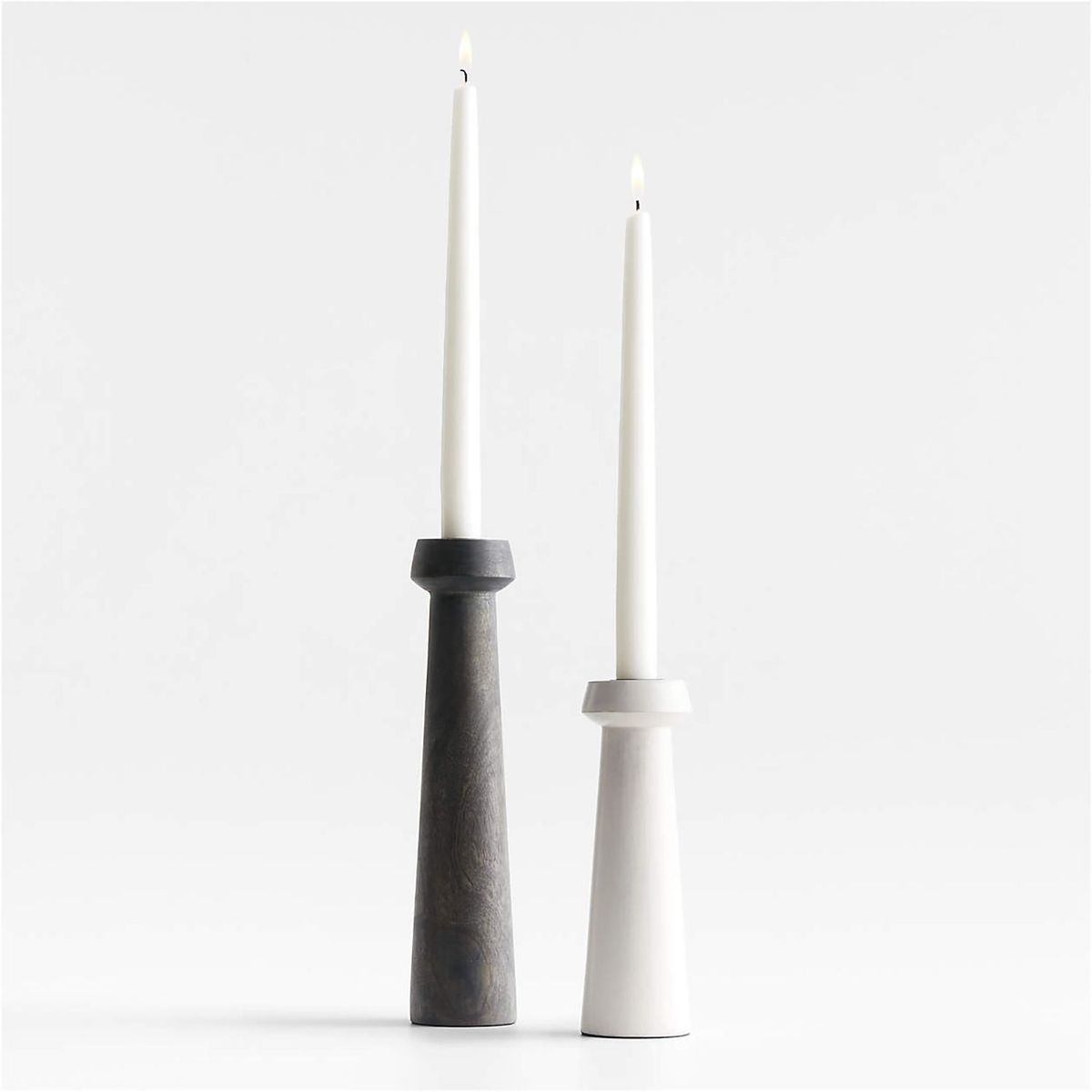 CRATE & BARREL - Portavelas Cónico Pequeño De Madera Blanca Katin 20cm