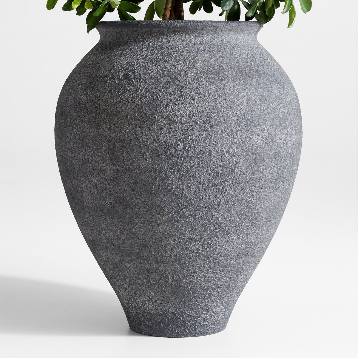 CRATE & BARREL - Maceta Ophelia Gris Oscuro