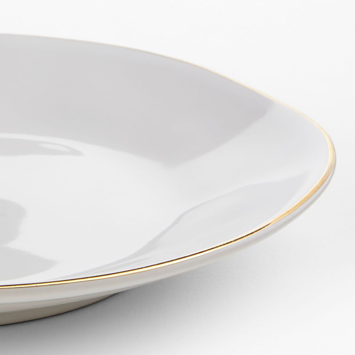 CRATE & BARREL - Plato De Ensalada Marin Con Borde Dorado Navideño