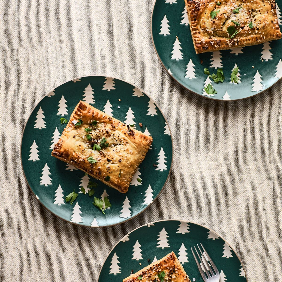 CRATE & BARREL - Plato De Entrada Navideño De Árboles