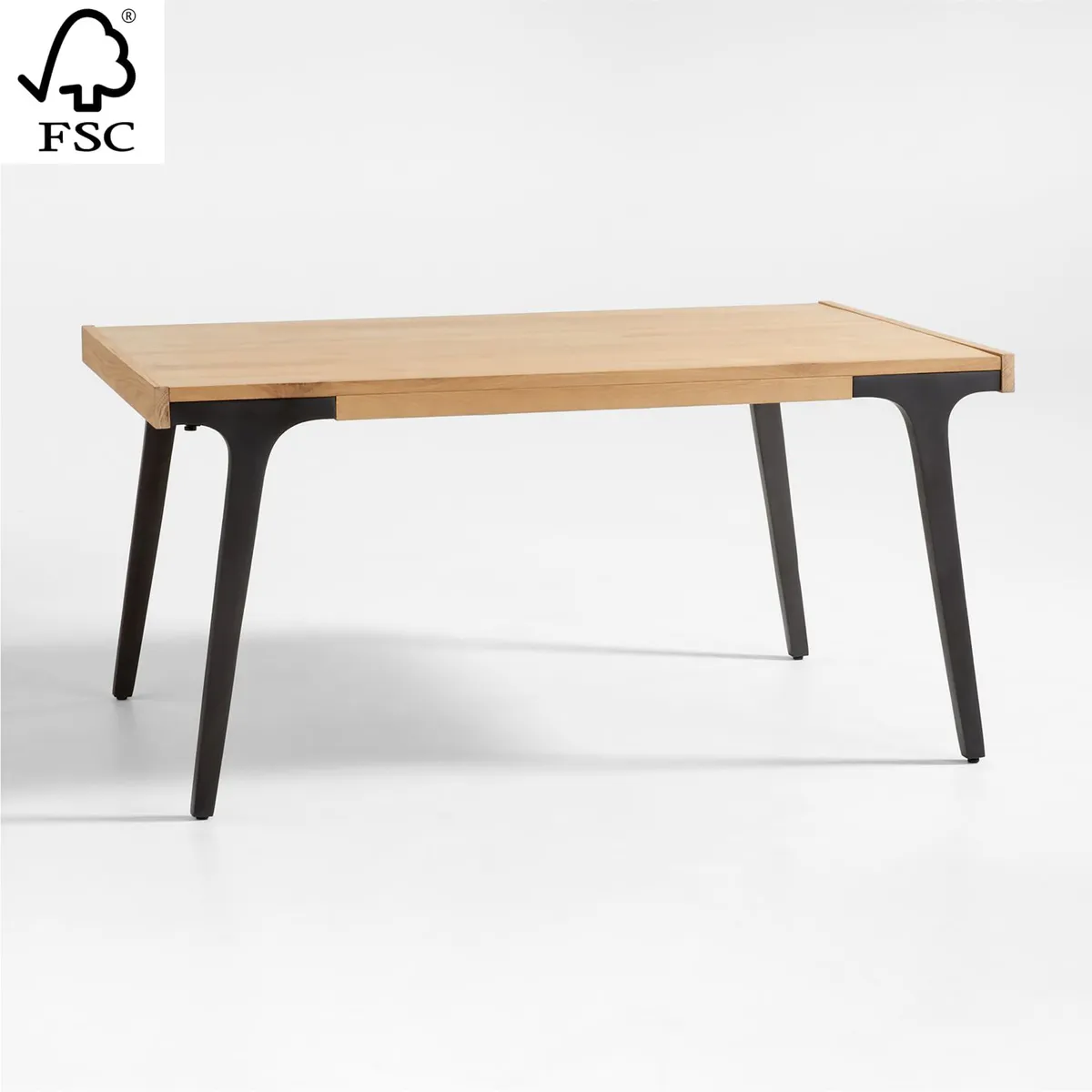 CRATE & BARREL - Mesa De Comedor Lakin Extendible De Madera Teca Natural (6 a 8 Puestos)