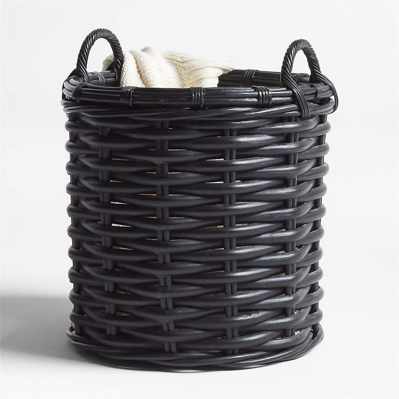 CRATE & BARREL - Canasta Redonda De Ratán Negro