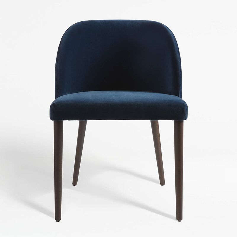 CRATE & BARREL - Silla de Comedor Camille Navy de Terciopelo con Patas de Madera