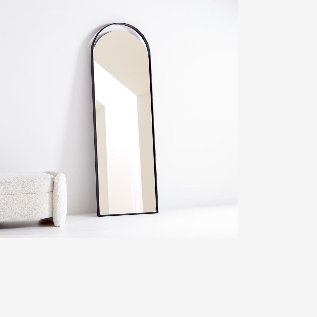 CRATE & BARREL - Espejo de Piso Aosta 64x193cm