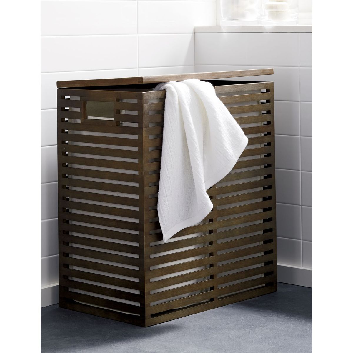 CRATE & BARREL - Canasta Dixon de Bambú con Funda