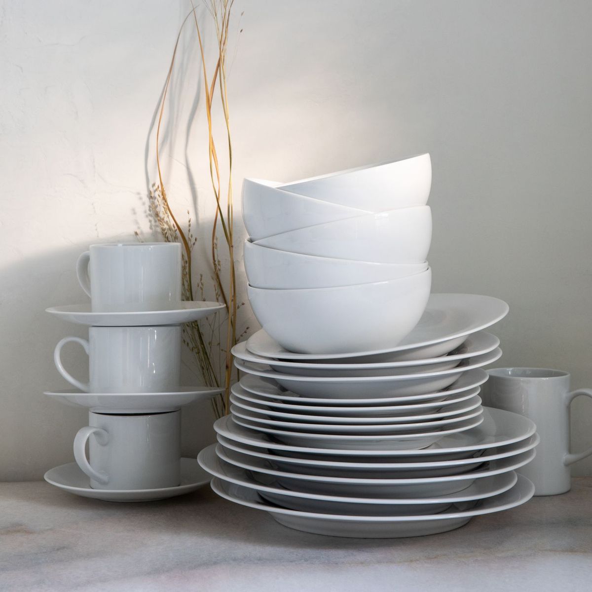 CRATE & BARREL - ASPEN CUP 9 OZ/SAUCER