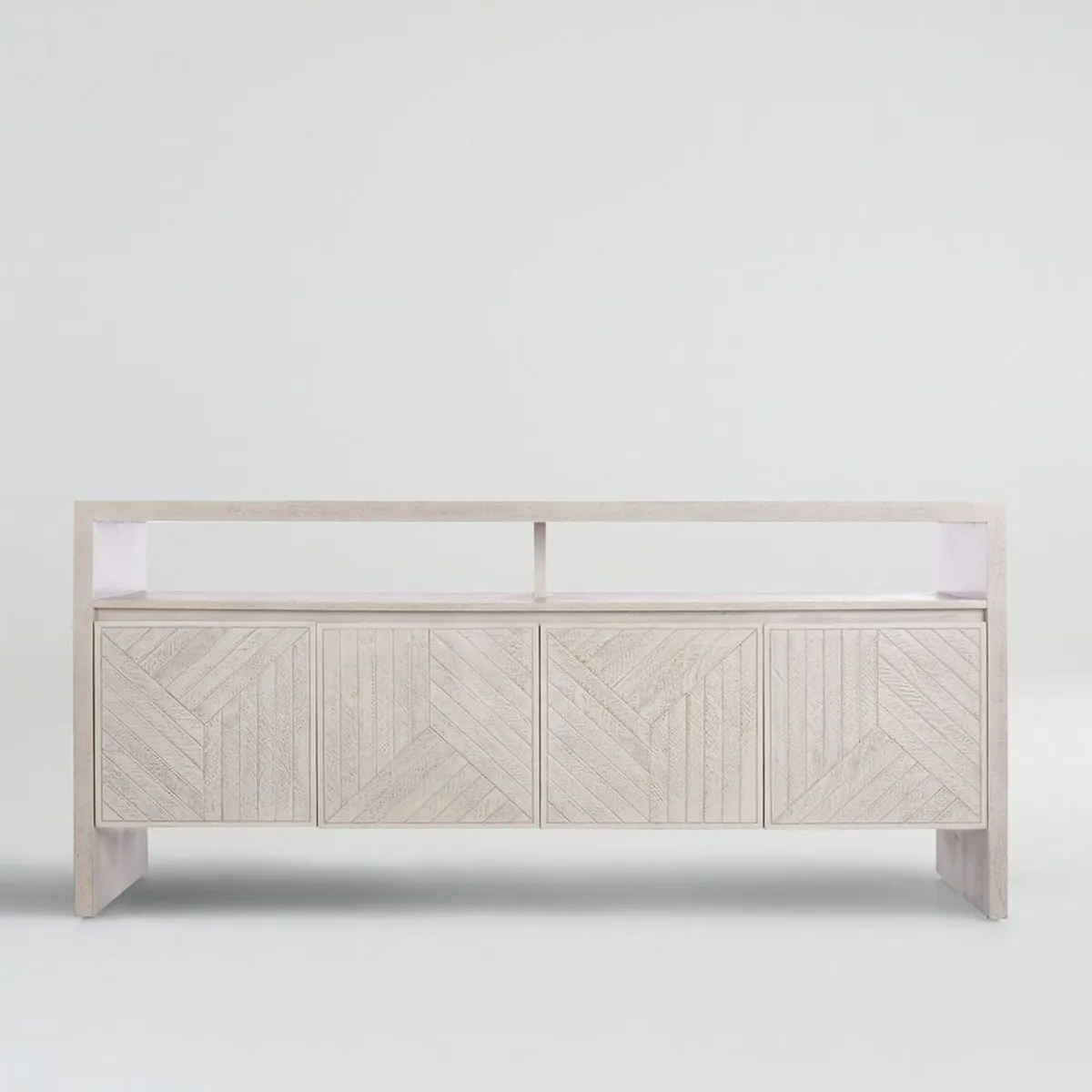 CRATE & BARREL - Aparador Dunewood de Madera de Mango 4 Puertas