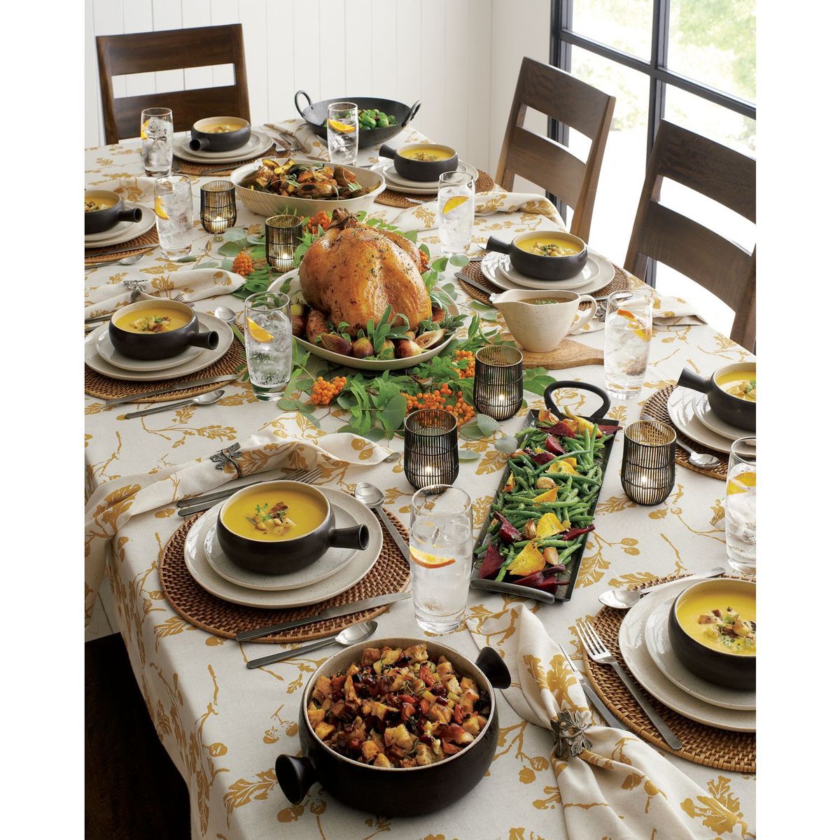 CRATE & BARREL - Fuente Ovalada Wilder Grande