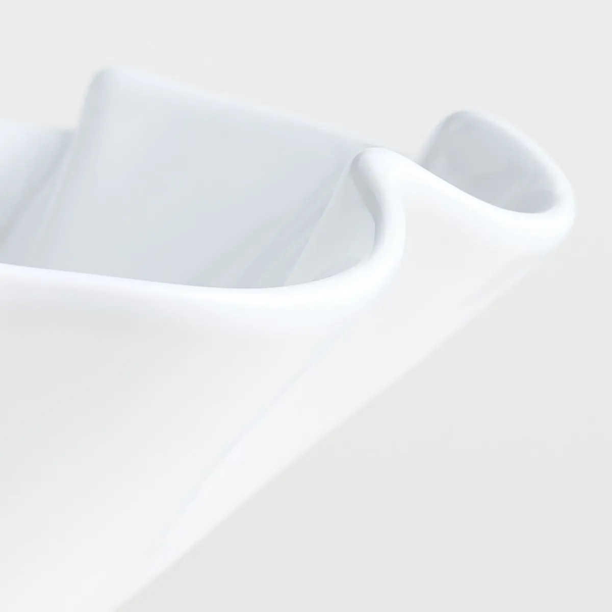 CRATE & BARREL - Bowl Ruffle Con Base