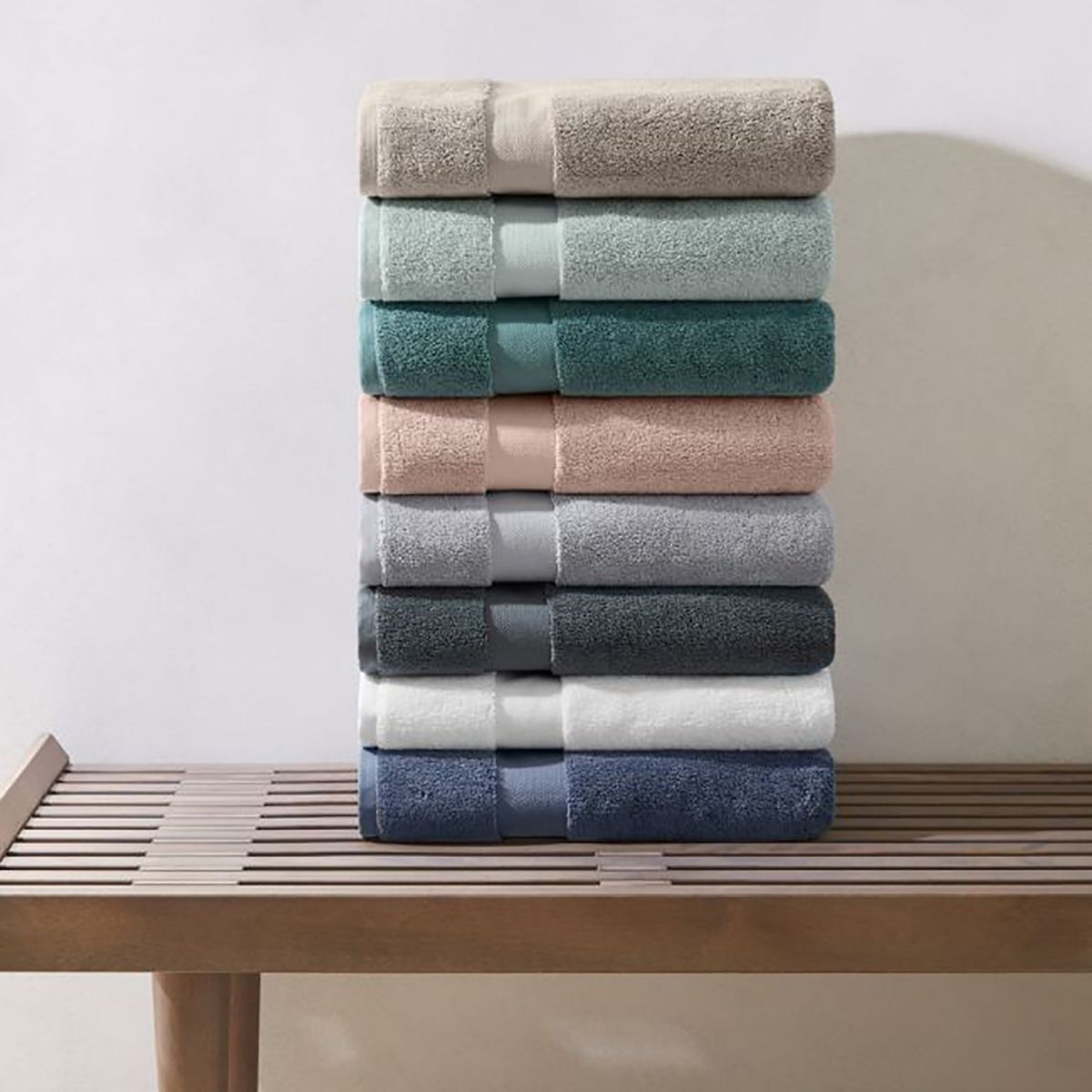 CRATE & BARREL - Toalla de Baño Gris 100% Algodón Turco 800gr