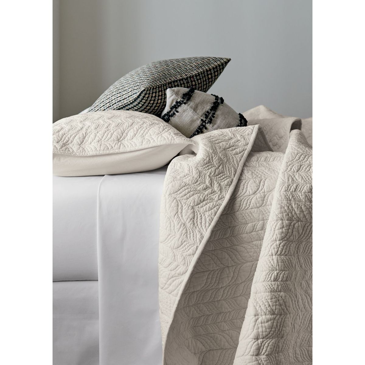 CRATE & BARREL - Cubrecama Washed