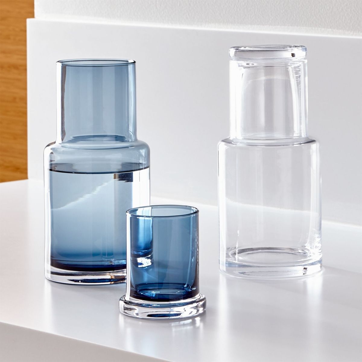 CRATE & BARREL - Garrafa de Vidrio Transparente
