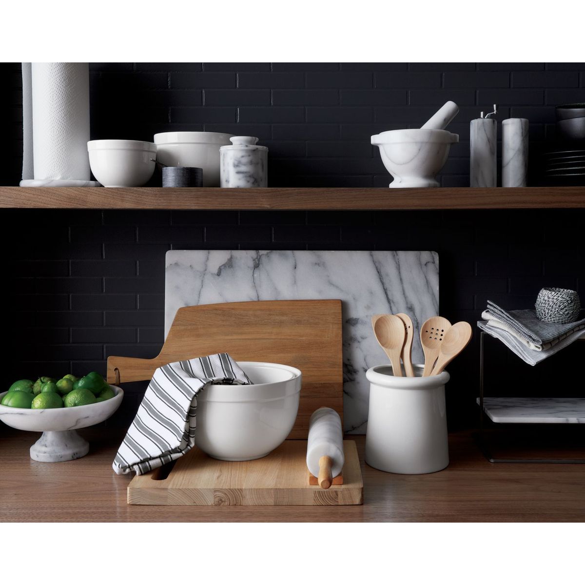 CRATE & BARREL - Mortero de Mármol Blanco 2 Piezas