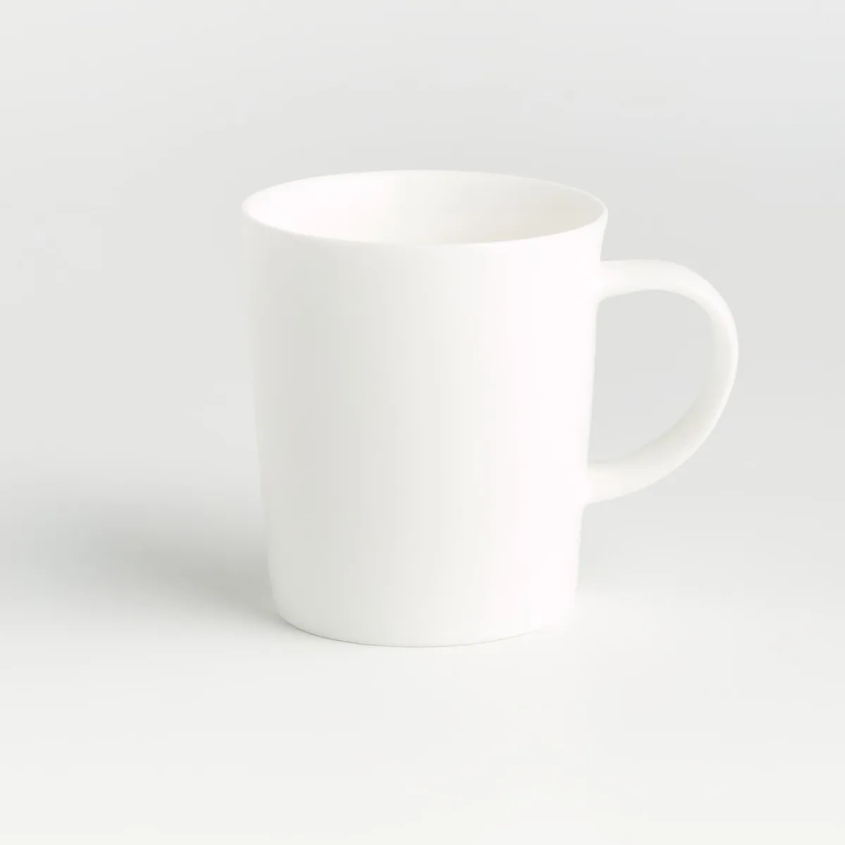 CRATE & BARREL - Mug Bennett